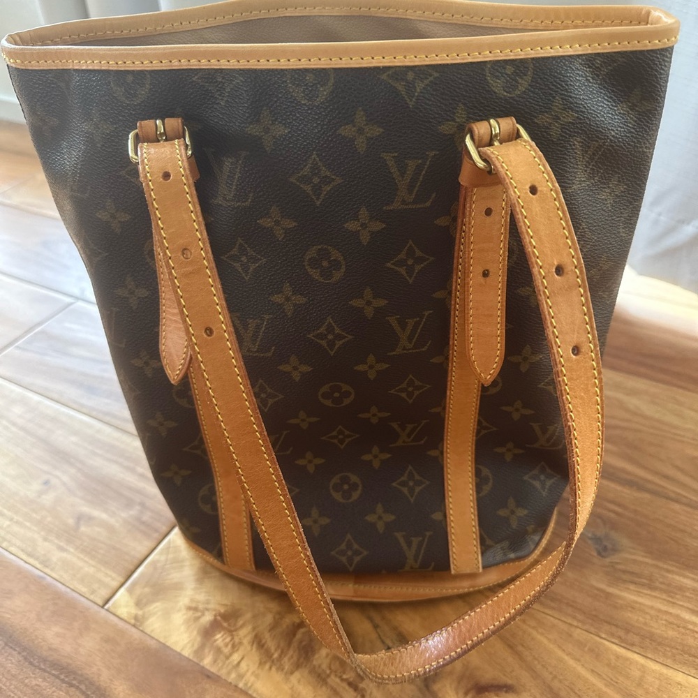 Authentic Louis Vuitton Bucket bag